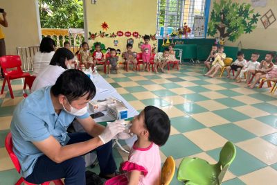 Thực hiện kế hoạch năm học 2025-2026 của Trường mầm non Liên Bảo về chăm sóc sức khỏe cho trẻ.